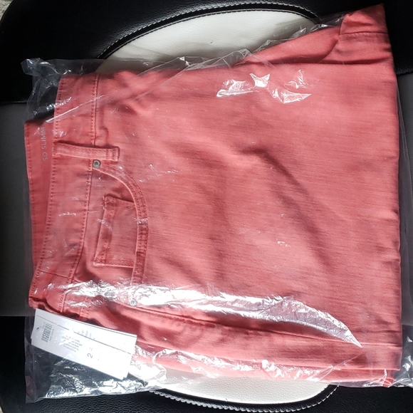 Chico's Pants - Chicos Girlfriend shorts